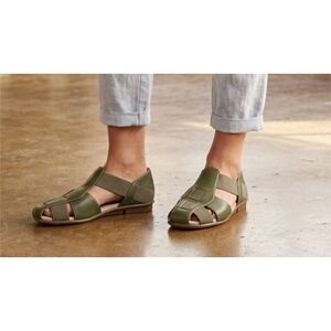 Aerosoles Closed Toe 4 Get Me Not Leather Fisherman Sandals Olive Green Size 9.5